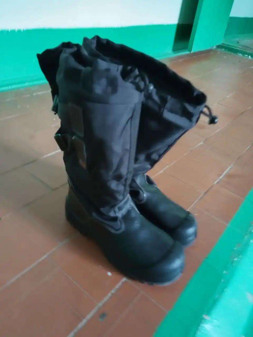 Продажа зимних сапог и ботинок