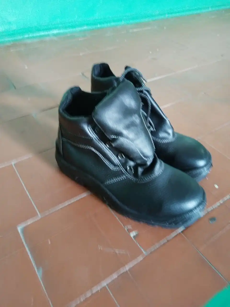 Продажа зимних сапог и ботинок