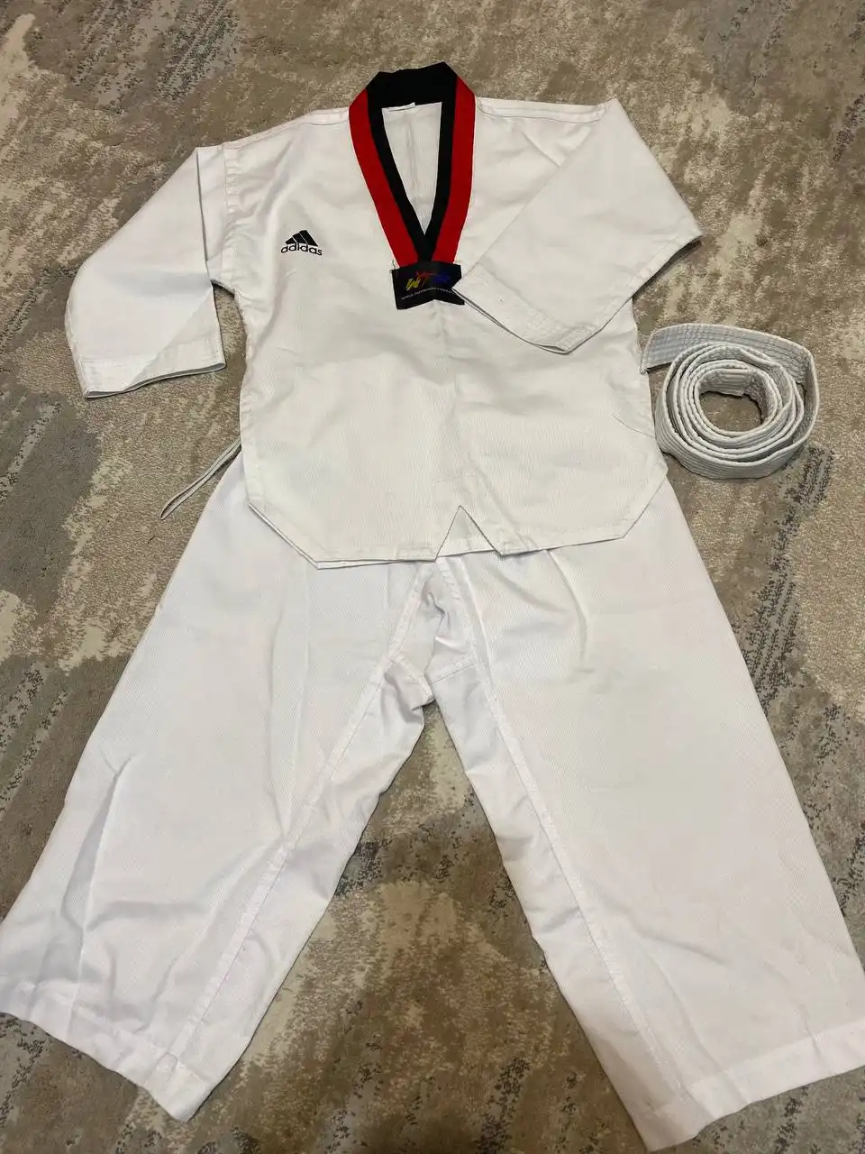 Форма для тхэквондо и дзюдо Adidas 130 + ракетка