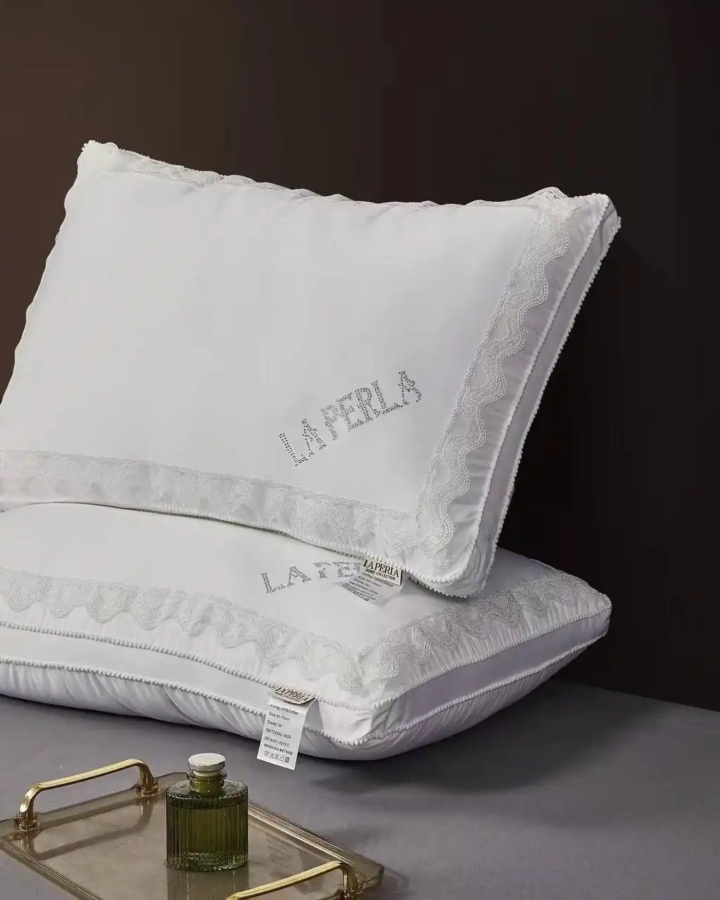 Подушки SANTFAIR с микрогелем и шелком