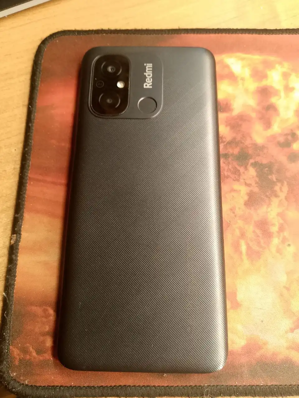 Продам телефон XIAOMI REDMI 12C