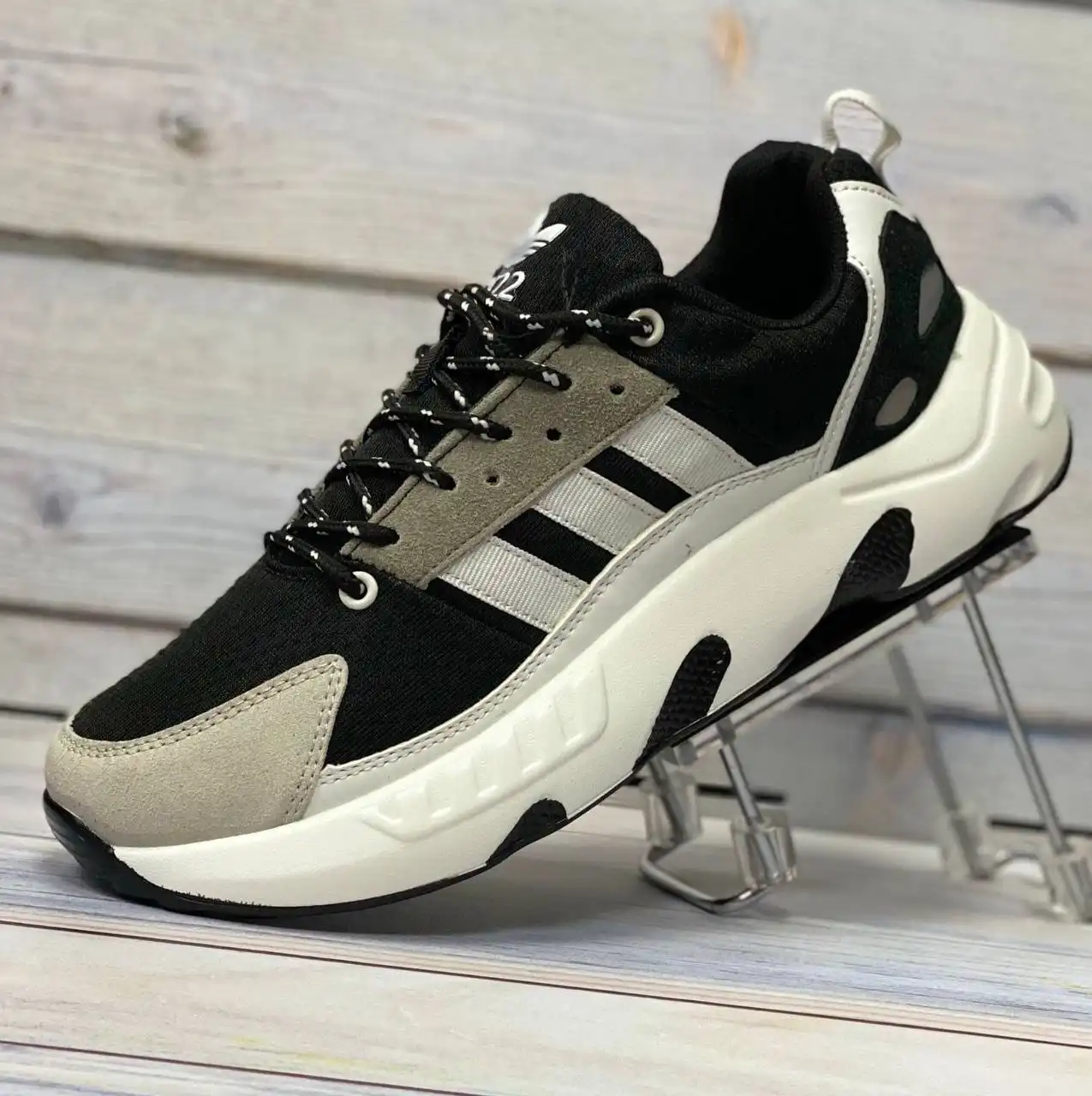 Новые кроссовки