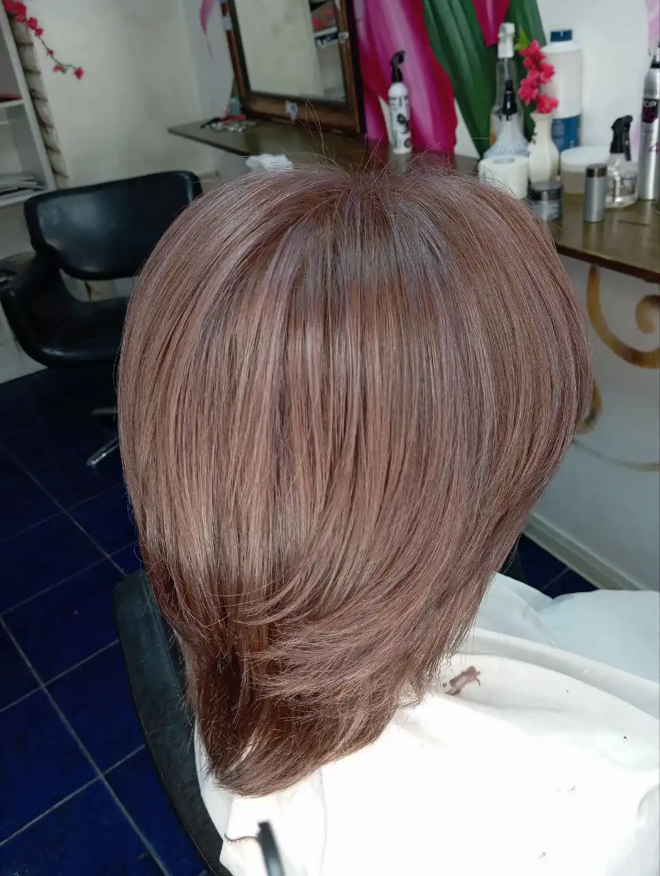 Окрашивание волос и коррекция бровей в Сургуте