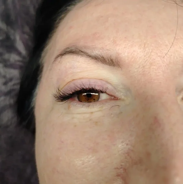 Услуги по наращиванию ресниц в Сургуте - Работа в Сургут