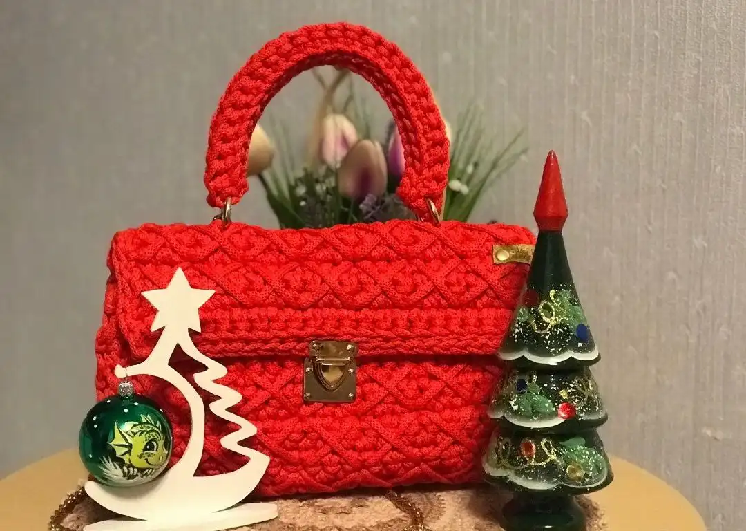 Вязаные изделия ручной работы