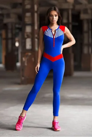 Комбинезон для тренировок XS/S - Школьная форма в Сургут