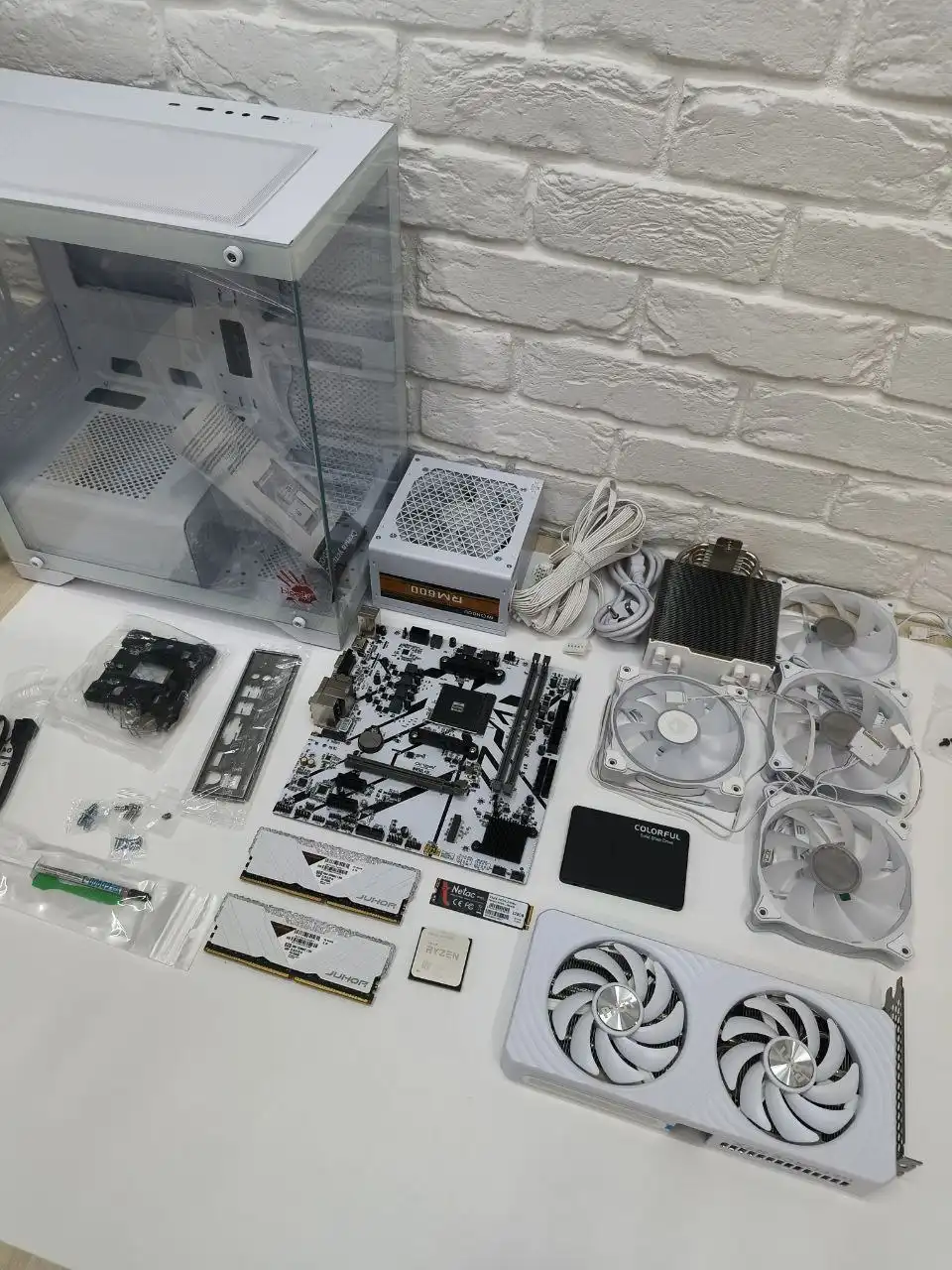 Мощный игровой компьютер белоснежный новый - Компьютеры и комплектующие (Электроника) в Сургут