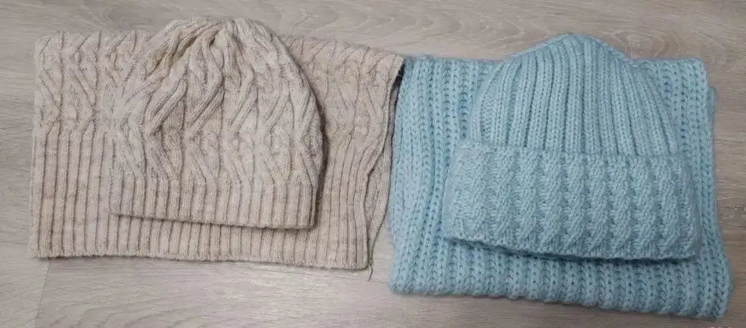 Вязанные комплекты (шапка, шарф) - Аксессуары (Одежда) в Сургут