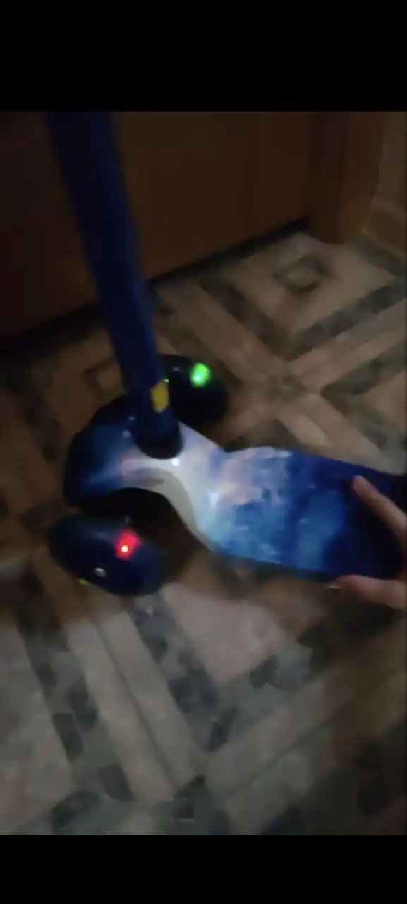 Трехколесный самокат детский с космическим рисунком - Детские товары (Барахолка) в Сургут