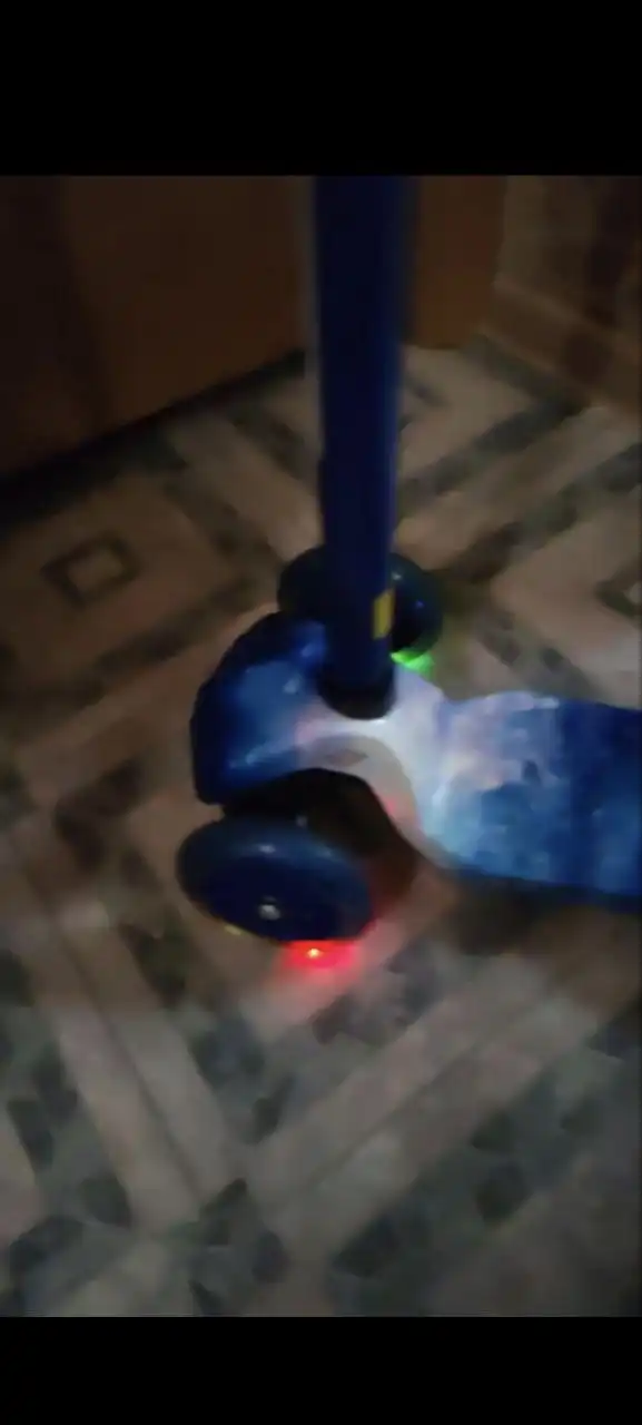 Трехколесный самокат детский с космическим рисунком - Детские товары (Барахолка) в Сургут