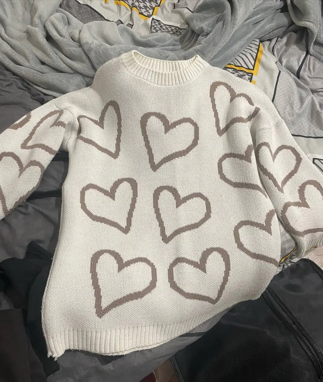 Продажа женской одежды: юбка и свитер - Женская одежда (Одежда) в Сургут