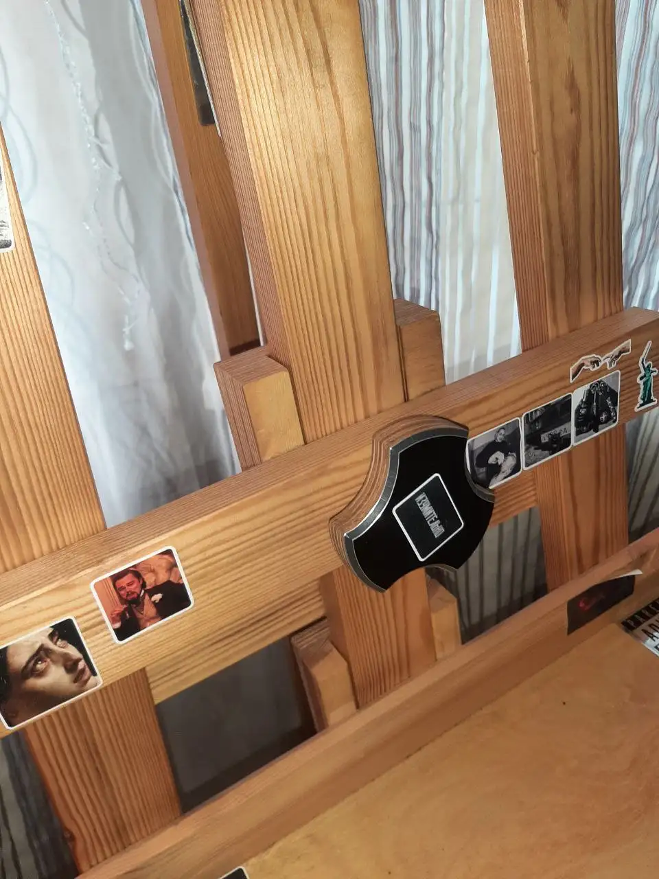 Продажа журнального стола и мольберта - Барахолка в Сургут