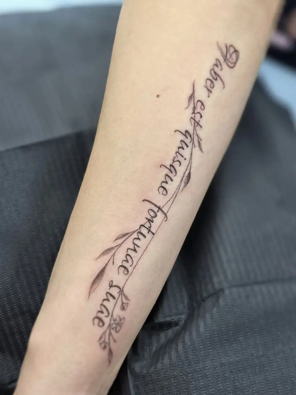 Услуги татуировки в технике микрографика - Татуировка (Услуги) в Сургут