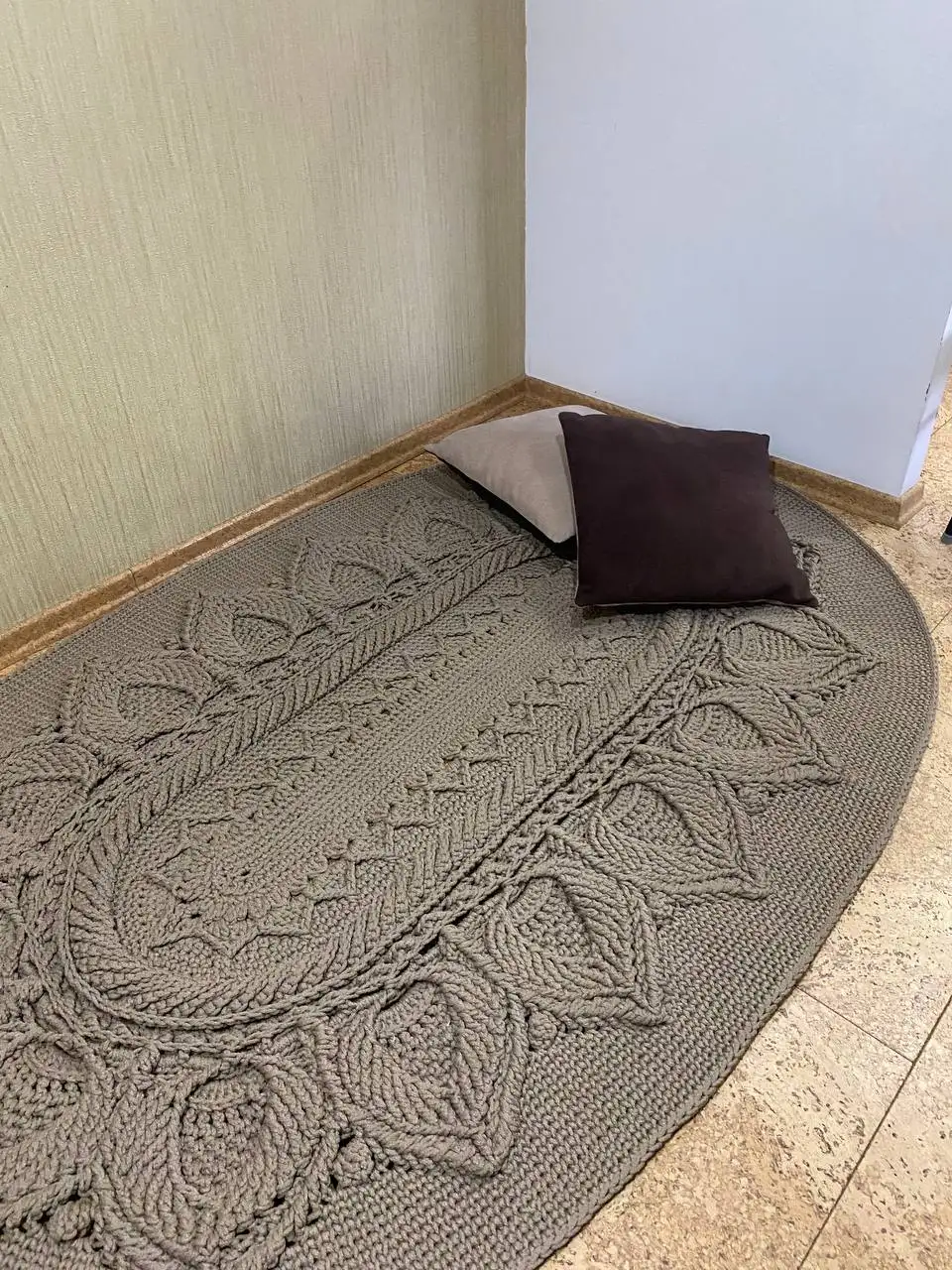 Ковёр ручной работы в стиле «Французский шик» - Ковры (Барахолка) в Нефтеюганск