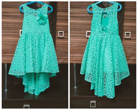 Нарядное платье на рост 134 - Сумки в Сургут