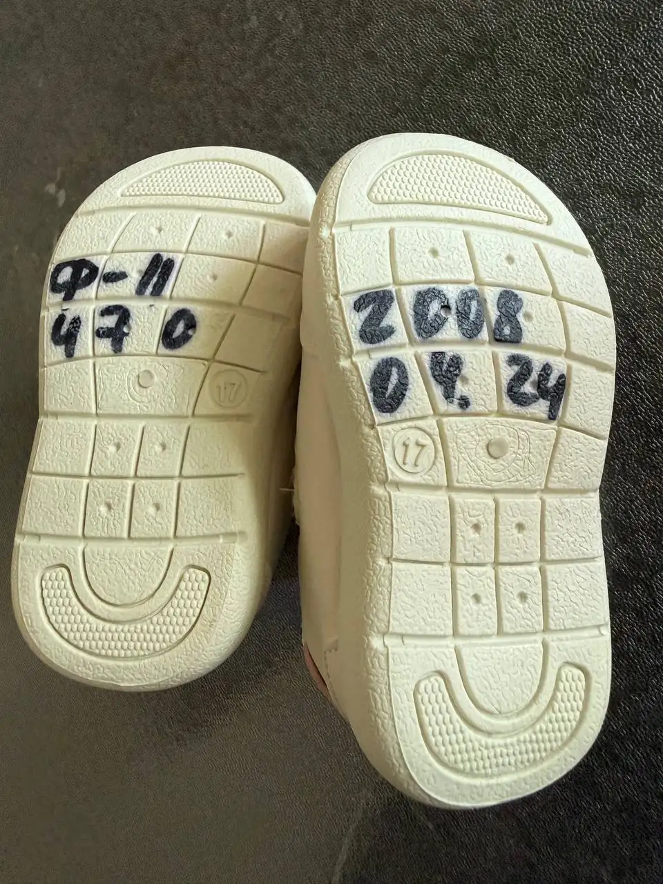 Кроссовки для малышей новые размер 17 - Обувь (Товары для детей) в Сургут