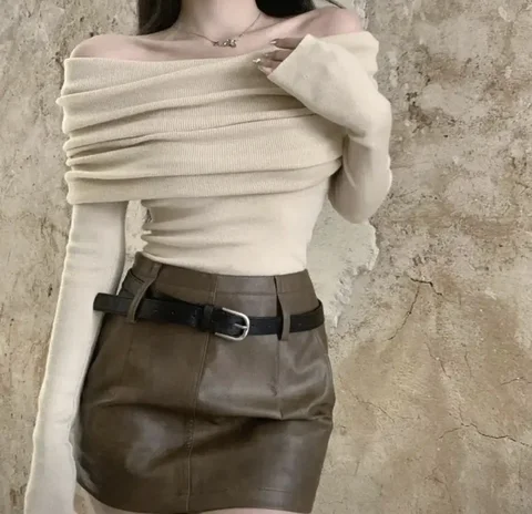 Кофта с открытыми плечами, размер S/M - Костюмы в Сургут