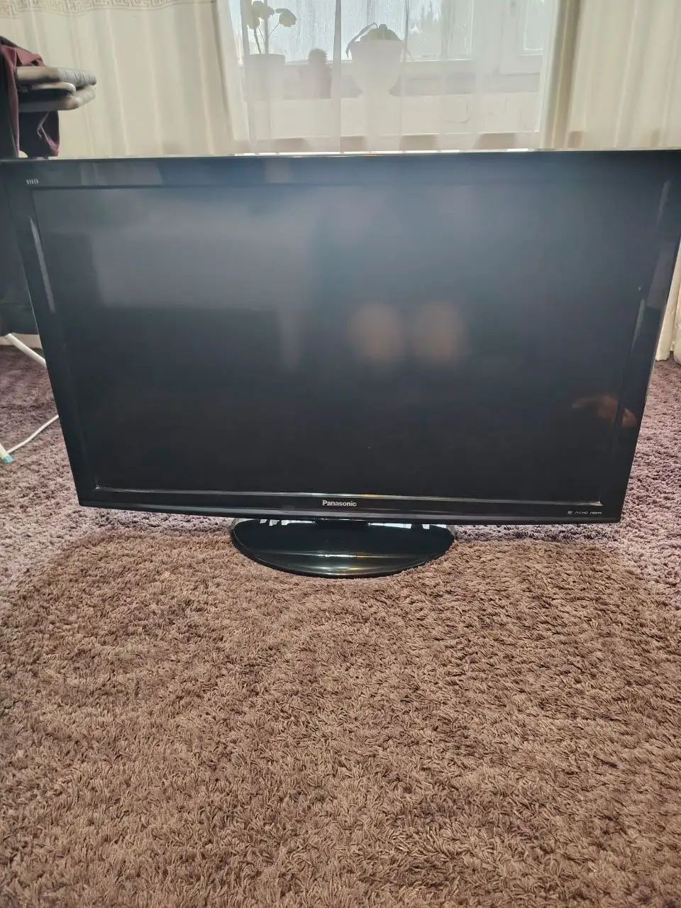 Продажа двух телевизоров 43 и 32 дюйма - Телевизоры (Электроника) в Сургут