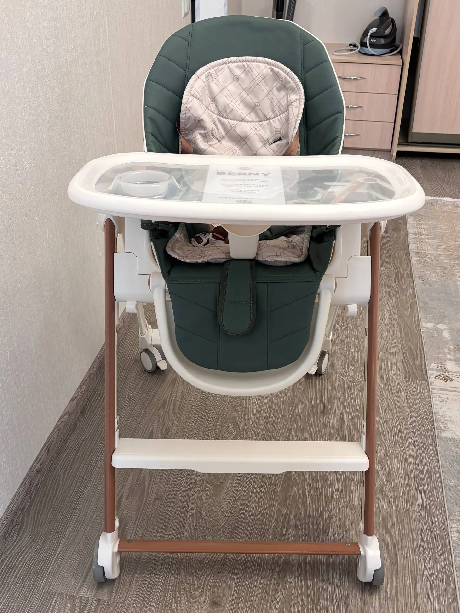 Стульчик для кормления ребёнка регулируемый - Детская мебель (Товары для детей) в Сургут