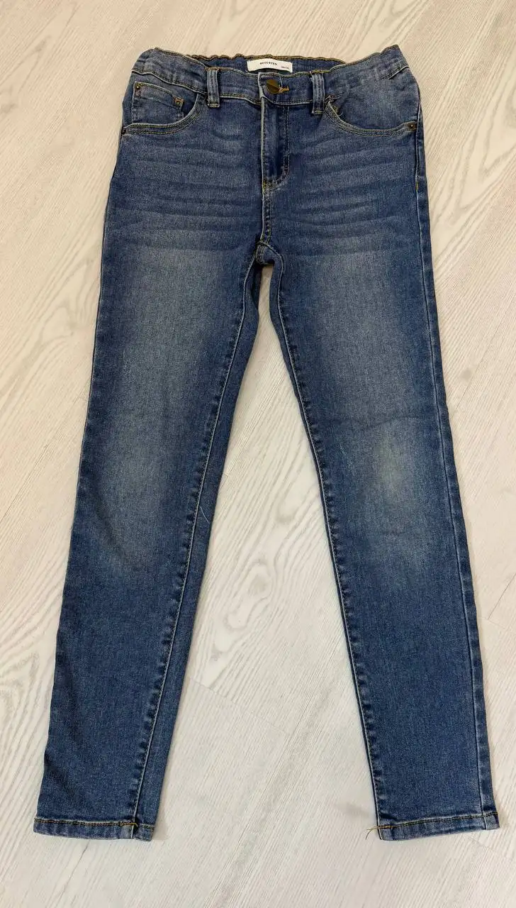 Джинсы Reserved для мальчика размер 146 - Детская одежда (Одежда) в Сургут