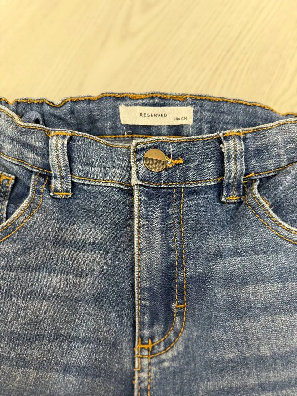 Джинсы Reserved для мальчика размер 146 - Детская одежда (Одежда) в Сургут