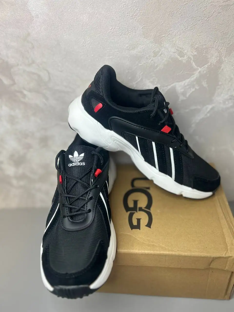 Продажа новых кроссовок Adidas размер 41 - Обувь (Одежда) в Сургут