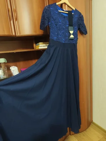 Вечернее платье 42 размера в Сургуте - Женская одежда и обувь в Сургут