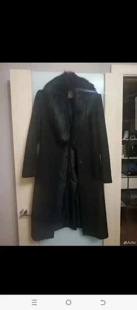 Продам пальто с мехом размер 42 - Куртки в Сургут