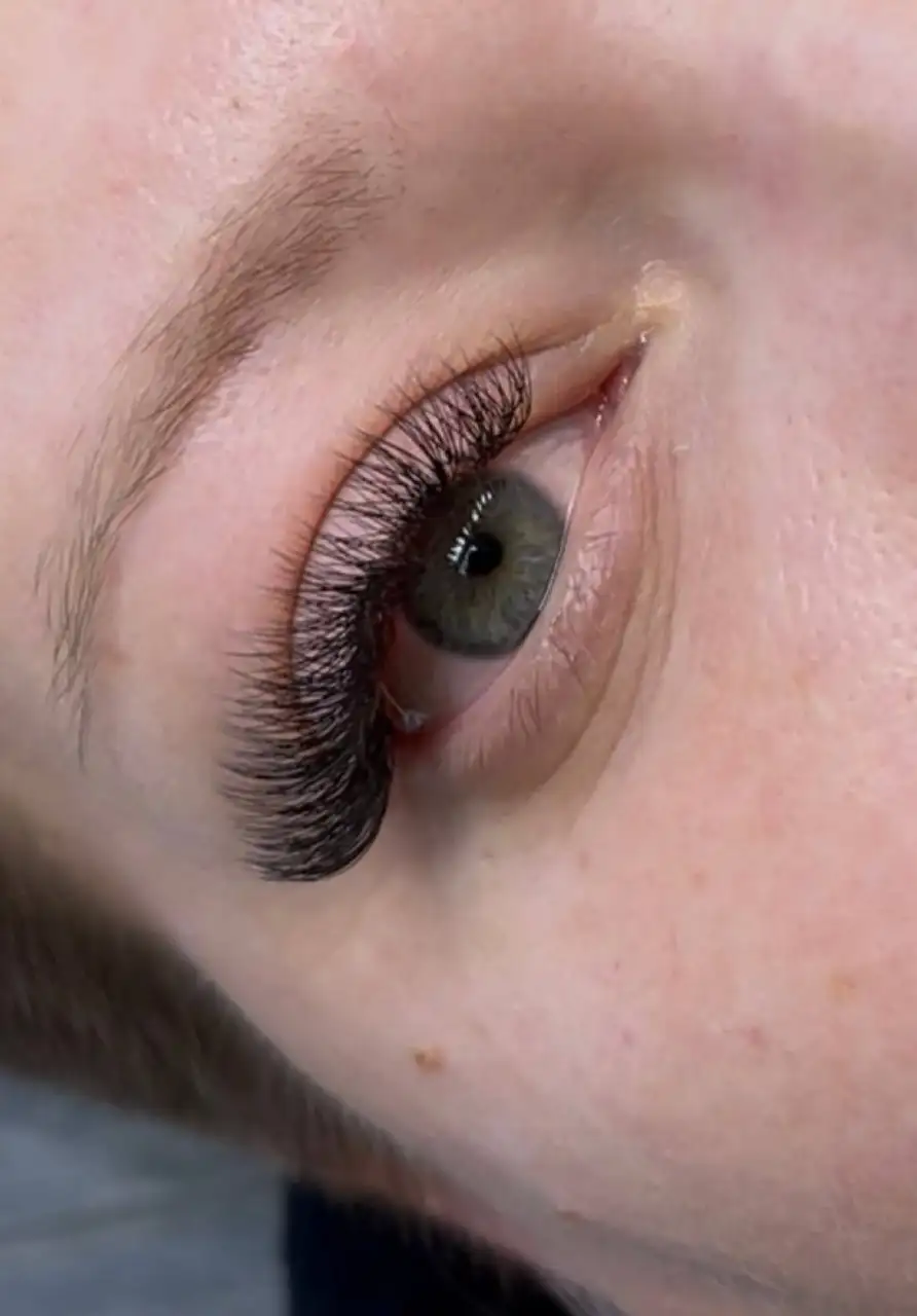 Наращивание и ламинирование ресниц в Сургуте - Красота (Услуги) в Сургут