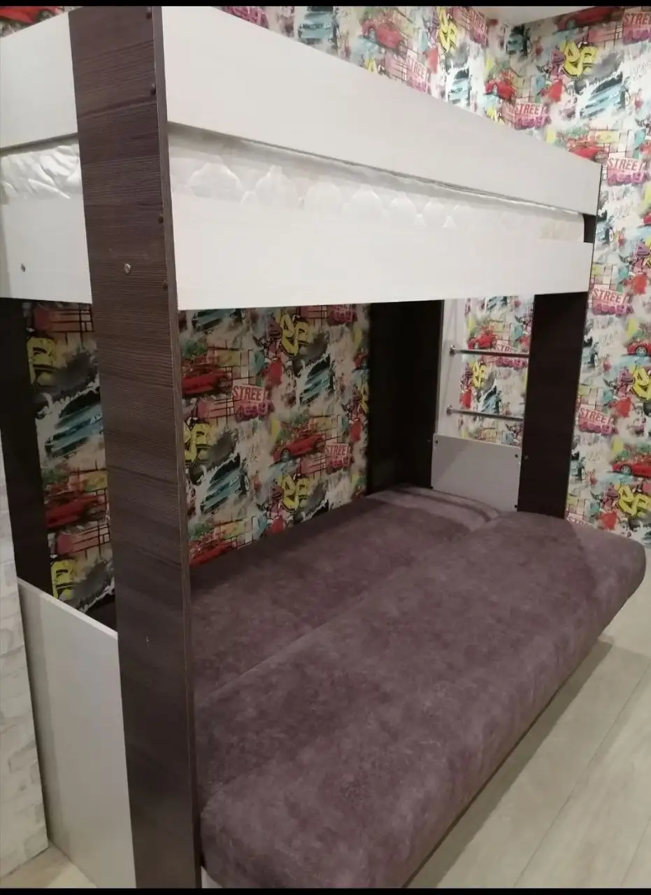 Диван-кровать в отличном состоянии - Диваны и кресла (Для дома и дачи) в Сургут