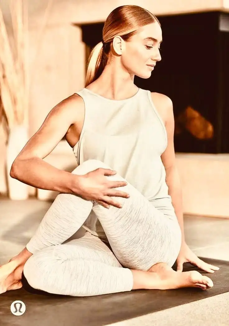 Мягкая растяжка для спины и шеи - Услуги в Сургут