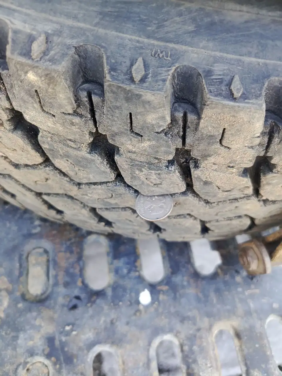 Грузовая резина 4 колеса 25000р - Грузовые шины (Авто) в Сургут