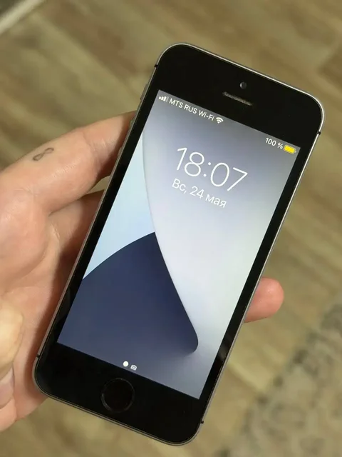 iPhone SE в хорошем состоянии, батарея 100% - Видеонаблюдение в Сургут