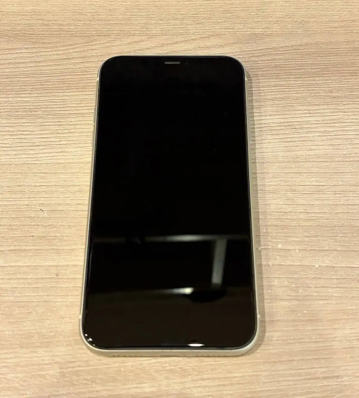iPhone 11 64GB White - Смартфоны (Электроника) в Сургут