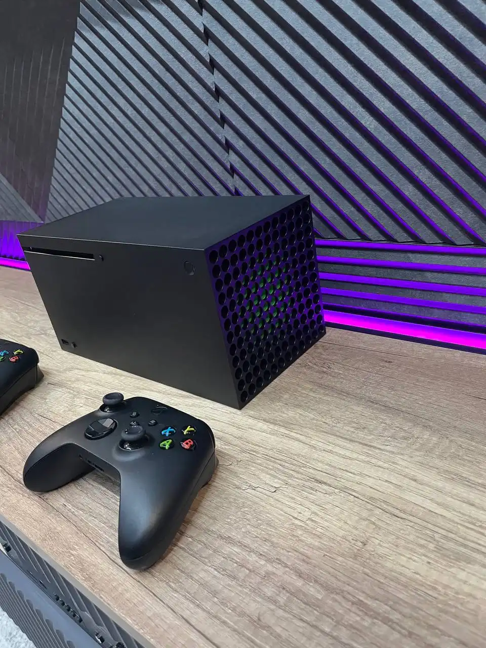 Консоль для игр в отличном состоянии