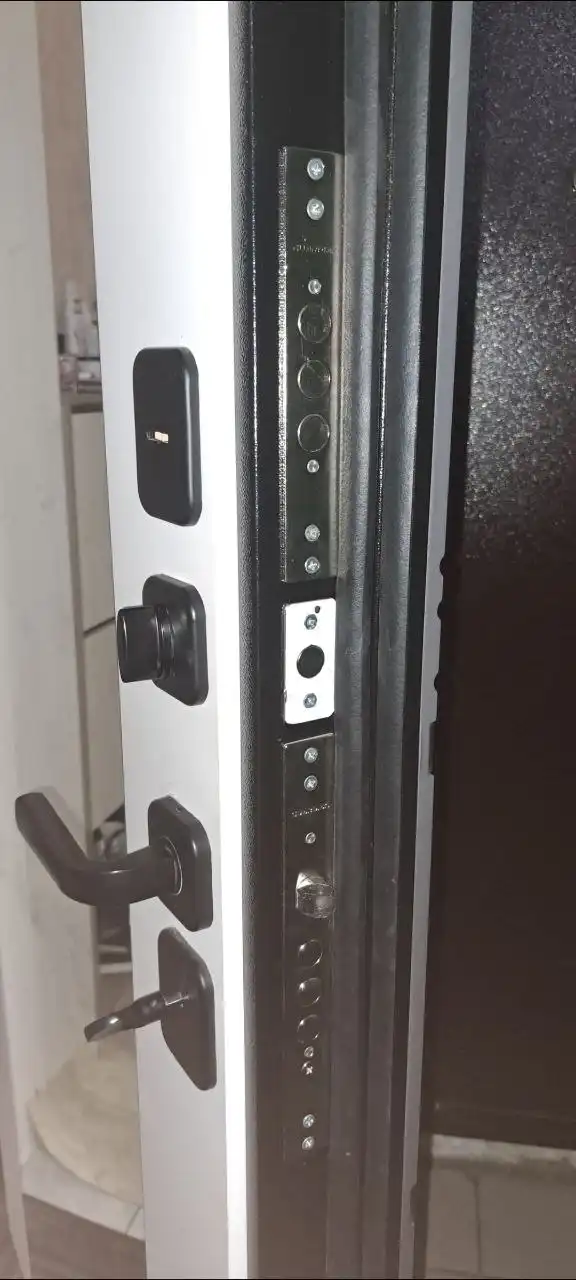 Изготовление и установка межкомнатных и входных дверей