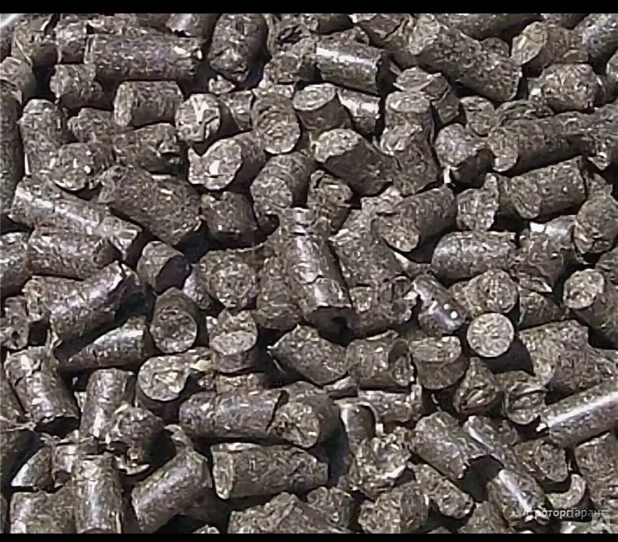 Экологически чистые пеллеты из лузги подсолнечника - Топливо (Для дома и дачи) в Ульяновск