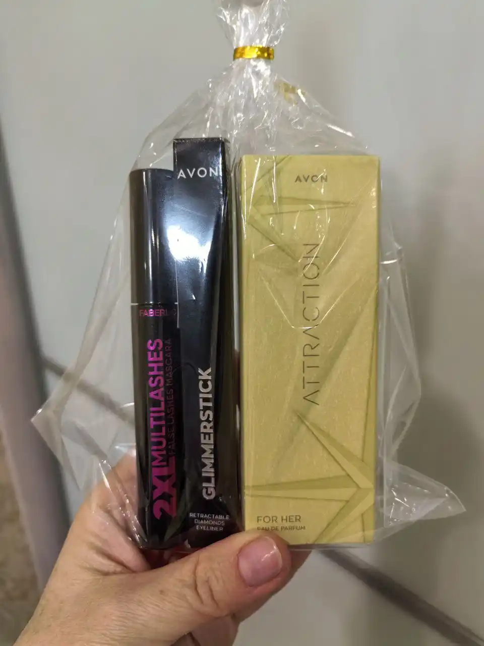 Продажа косметики Avon