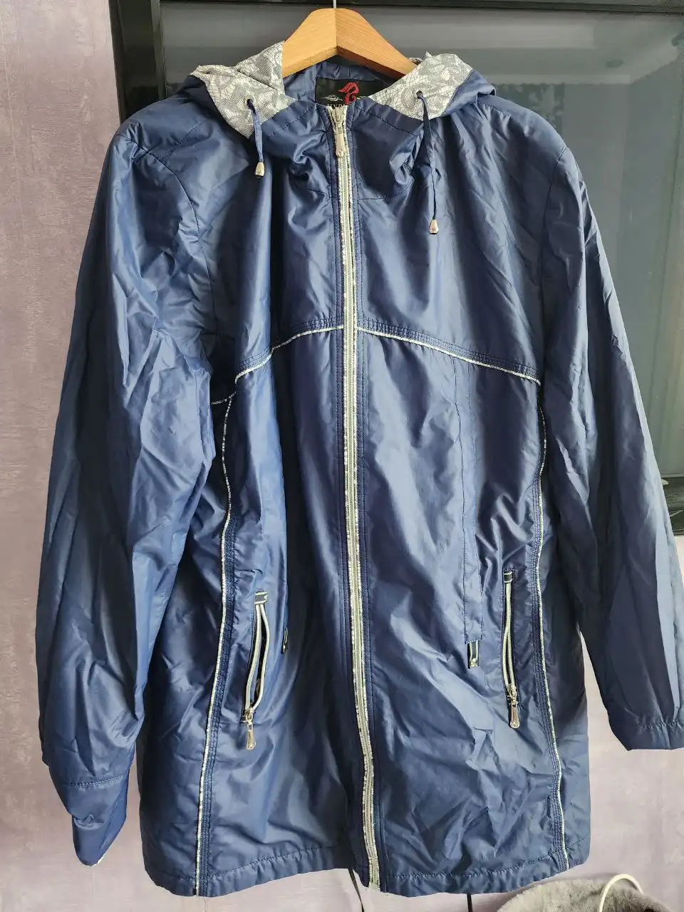 Продам ветровку