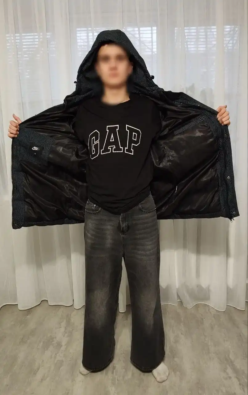 Продажа зимней куртки на подростка