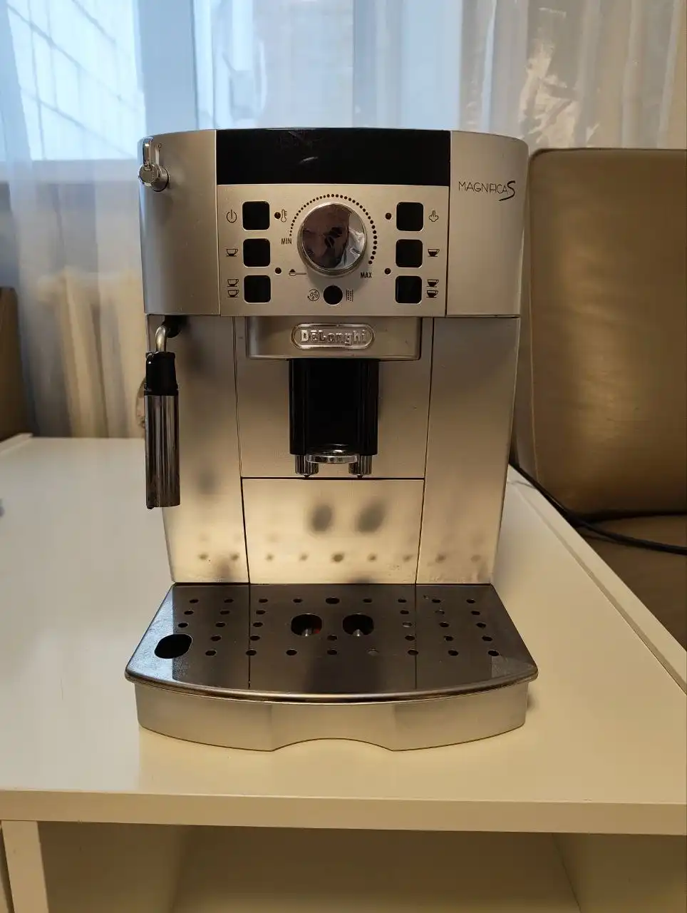 Продажа кофемашины, дивана и кресел при переезде