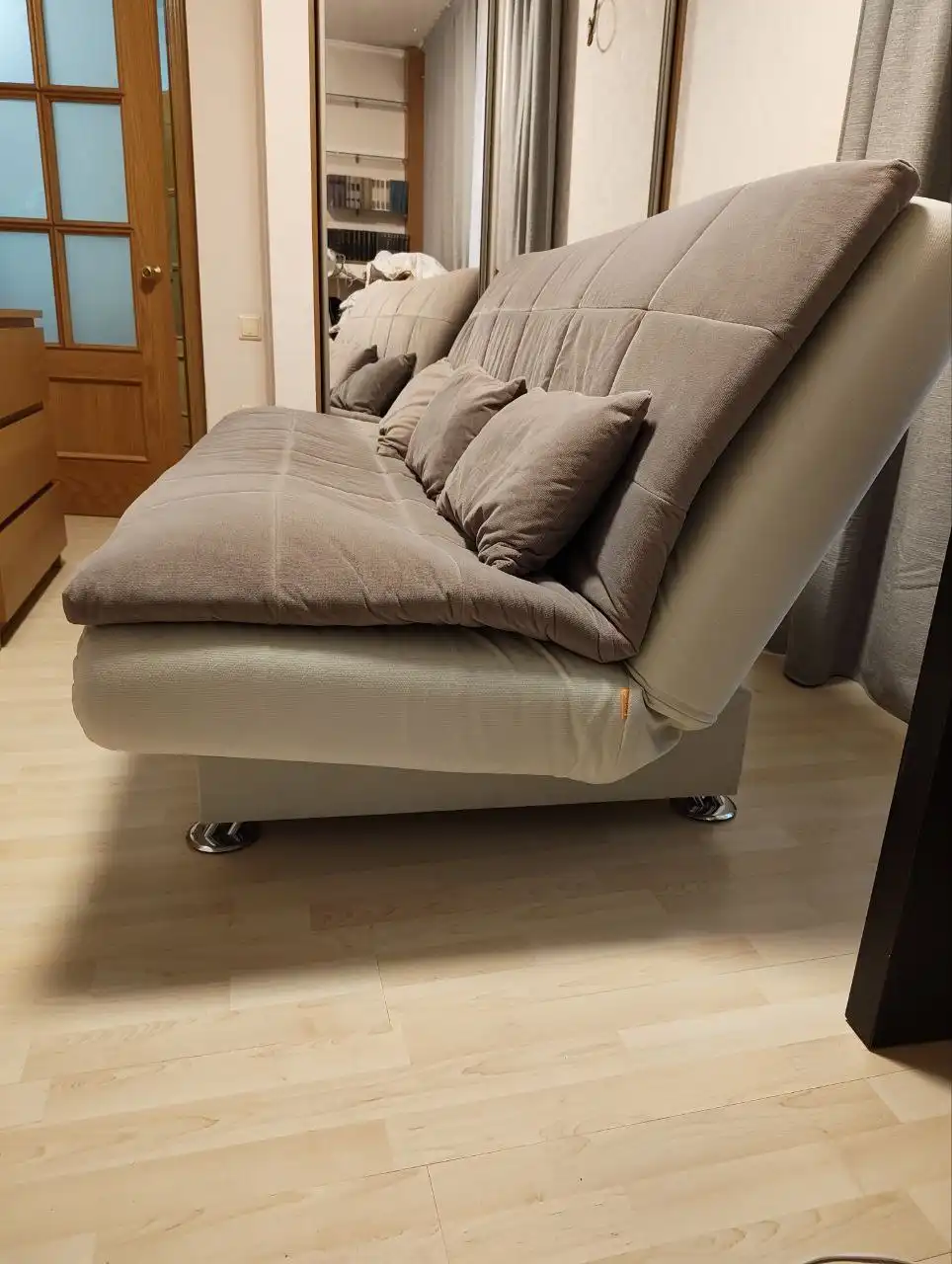 Продажа кофемашины, дивана и кресел при переезде