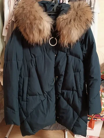 Женский пуховик темно-синий с натуральным мехом - Одежда в Самара