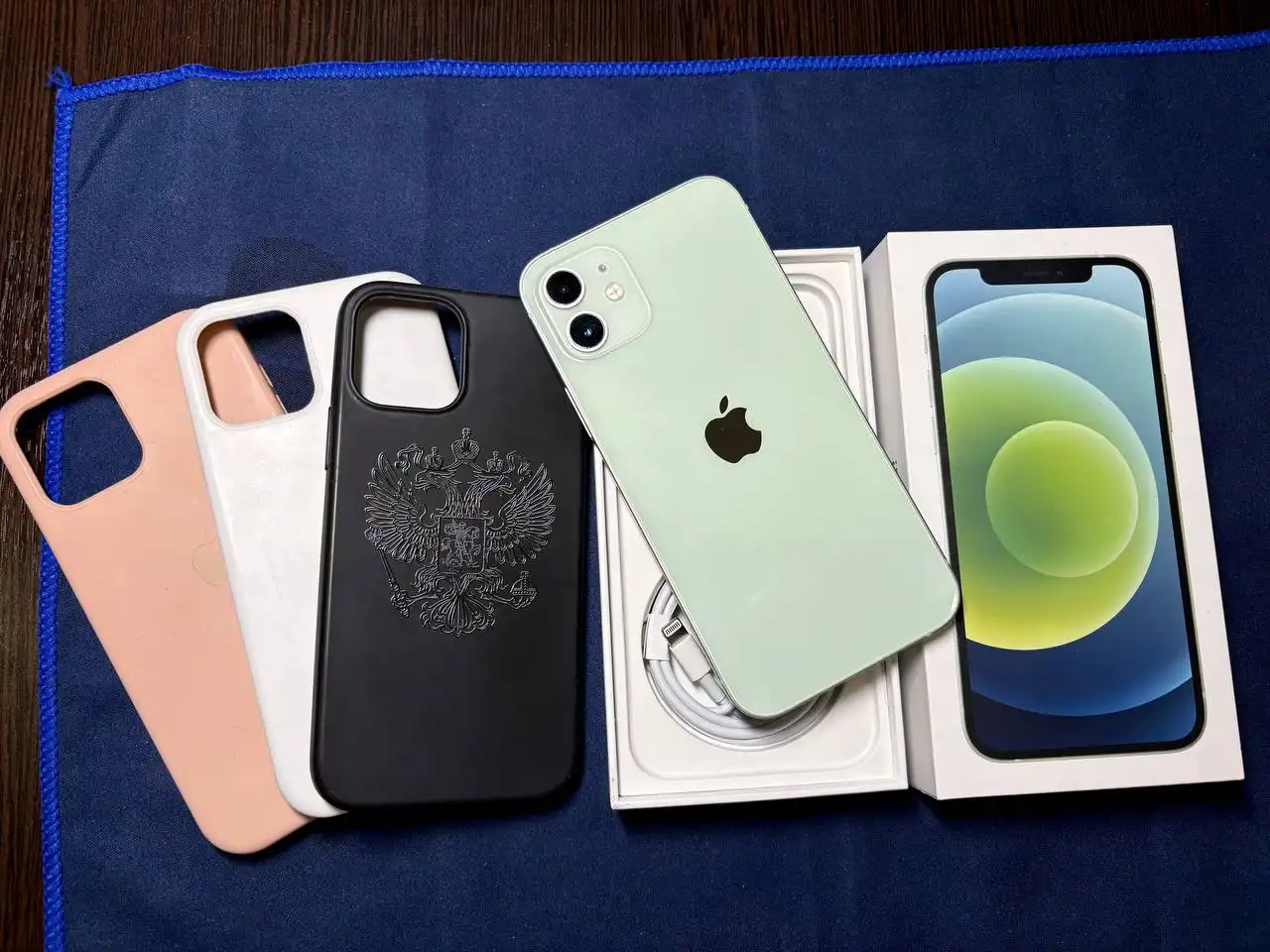 Айфон 12 128гб в отличном состоянии