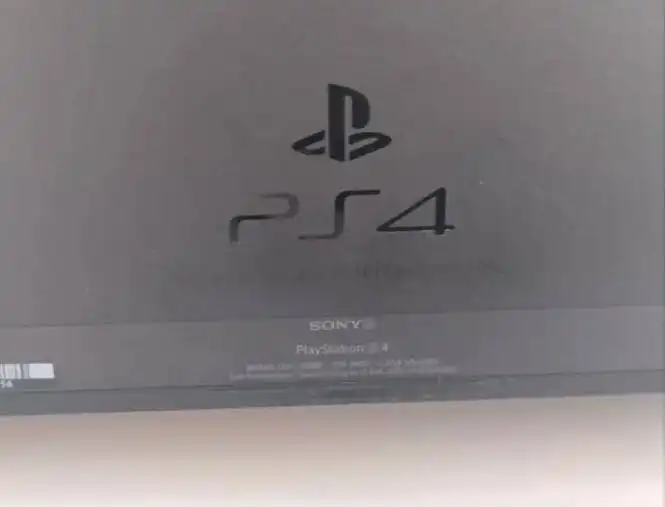 PlayStation 4 с игрой GTA 5