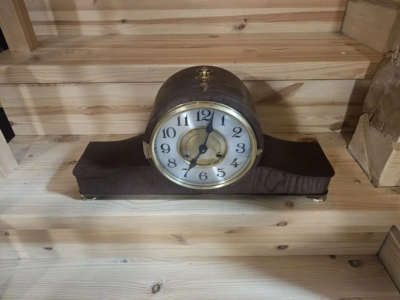 Настольные механические часы после реставрации
