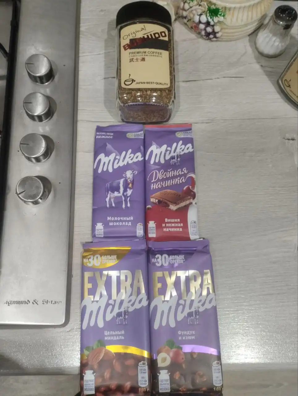 Продажа шоколада Милка и кофе