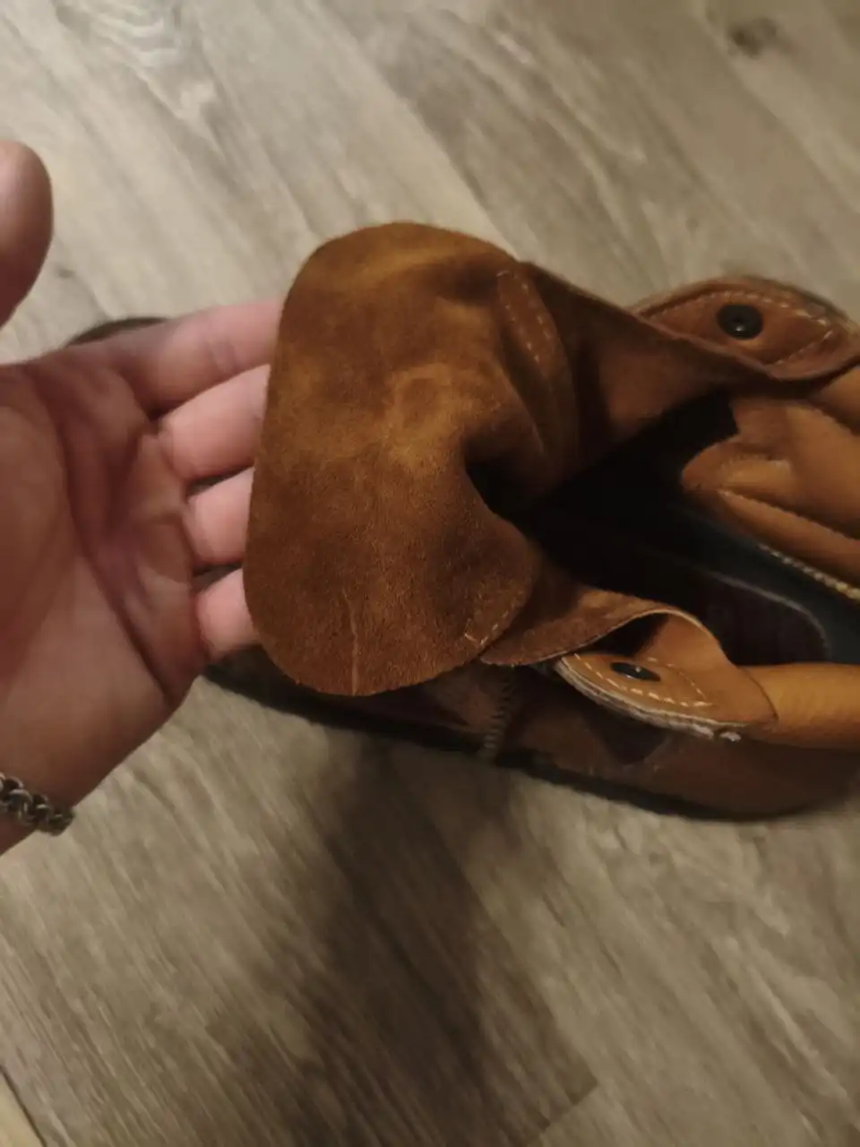 Продажа кожаных ботинок