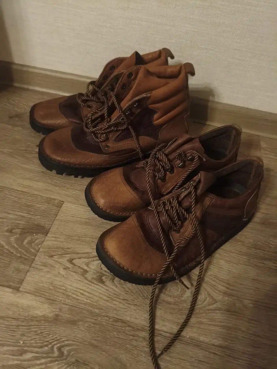 Продажа кожаных ботинок