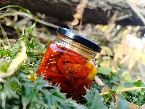Вяленые томаты в баночке с ароматным маслом и чесноком - частное объявление в Самара
